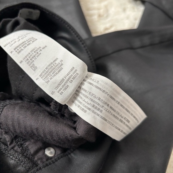 Abercrombie & Fitch Sz 25/0R Black Coated Ultra High Rise 90s Slim Straight Jean - Picture 3 of 6